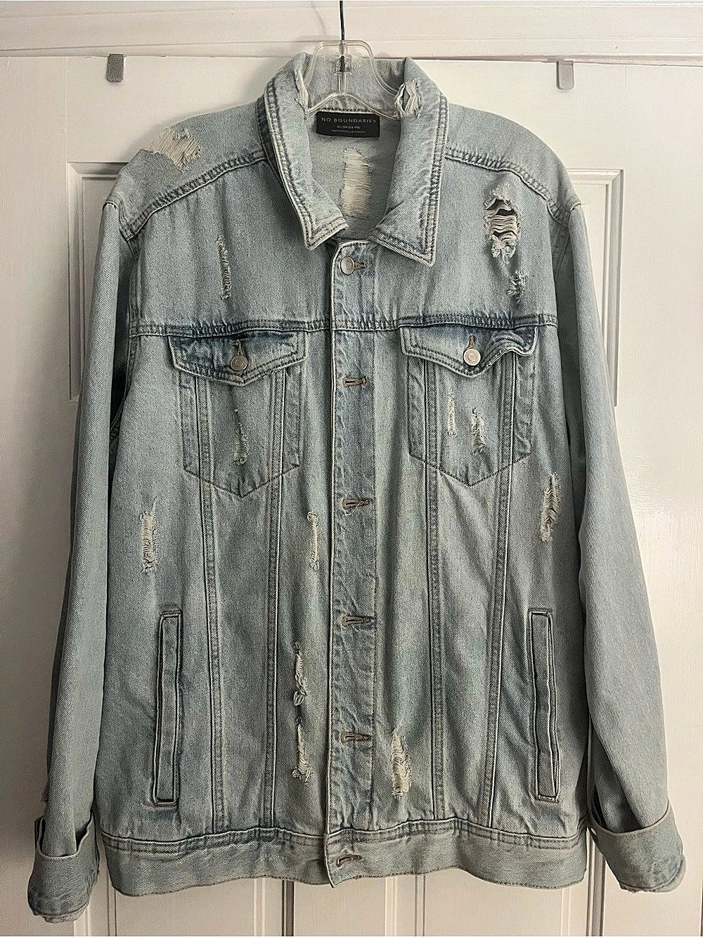 No Boundaries - CINCINNATI Distressed Denim Jacket in Blue XL (46-48)